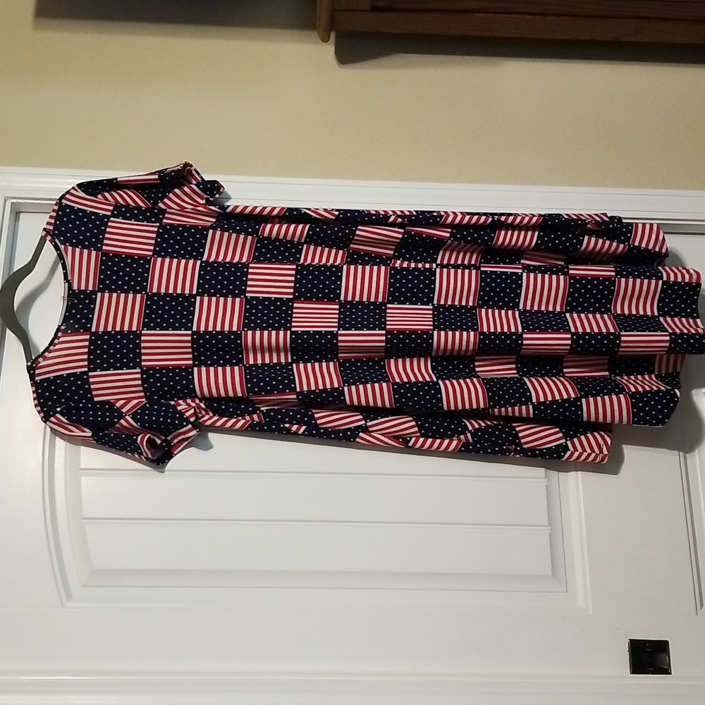 Lularoe Carly - Picture 3 of 3